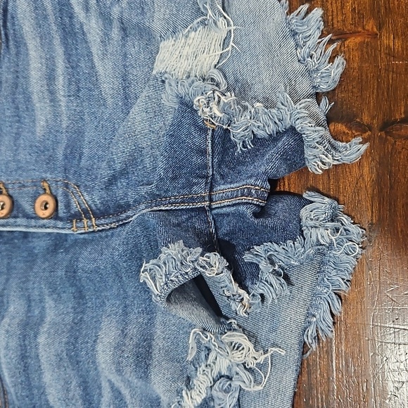 Kendall & Kylie Blue Distressed Jean Shorts - Picture 5 of 7